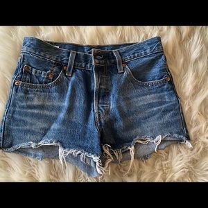 Levi’s cut off shorts size 25